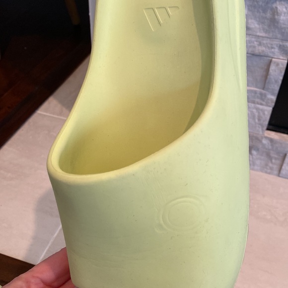 Adidas Yeezy Slide Glow Green - Picture 2 of 7